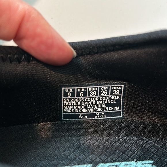 Skechers relaxed fit slip on shoes, size 9, EUC - Picture 8 of 8